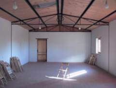 Interno del fabbricato. La vecchia struttura � perfettamente visibile