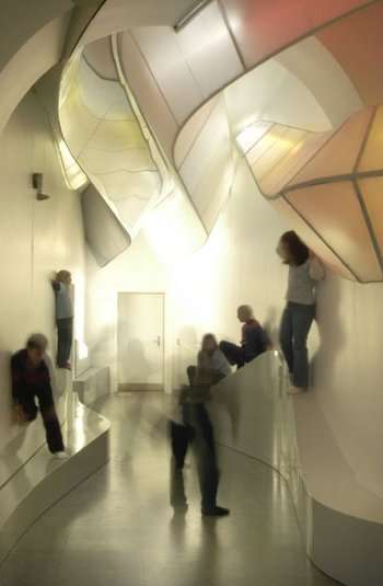 per muoversi in corridoio