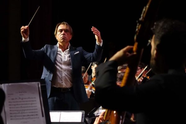 L'Orchestra Erasmus nelle parole del suo direttore, il Maestro Elio Orciuolo