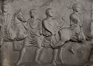 Immagine cavalcata di giovani Romanità palazzo INDIRE