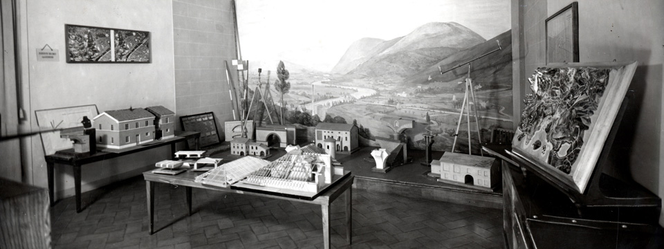 Sala degli Istituti Tecnici per Geometri palazzo INDIRE